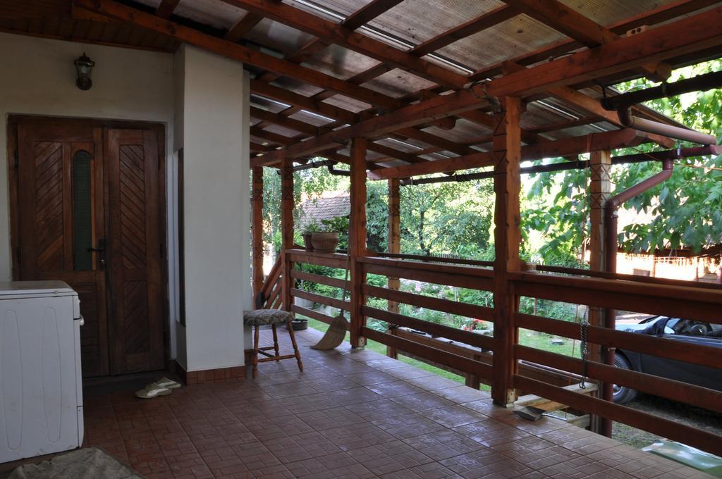 Kuekuello Vendeghaz Hotel Sovata Exterior photo